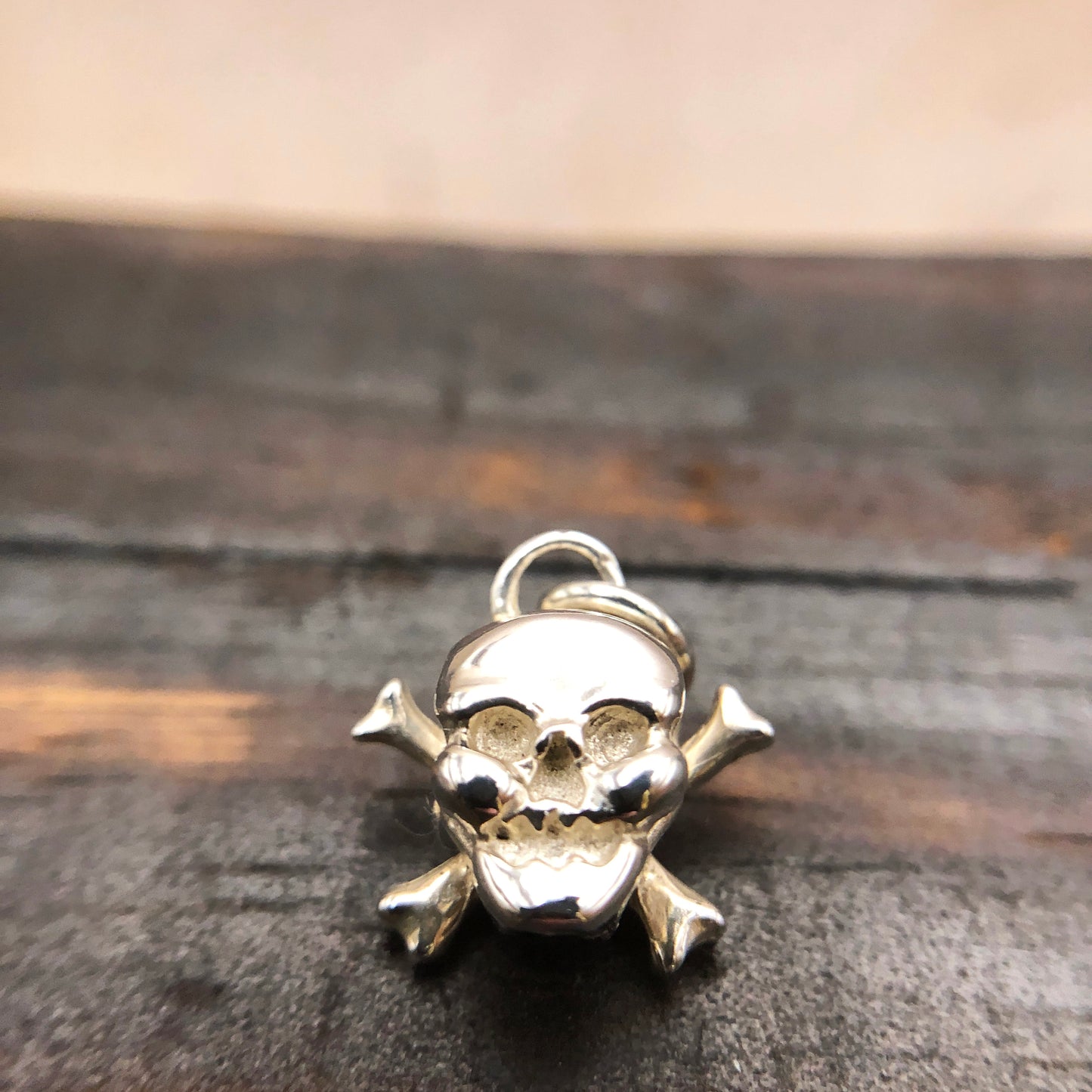 Solid Silver Skull & Cross bones pendant